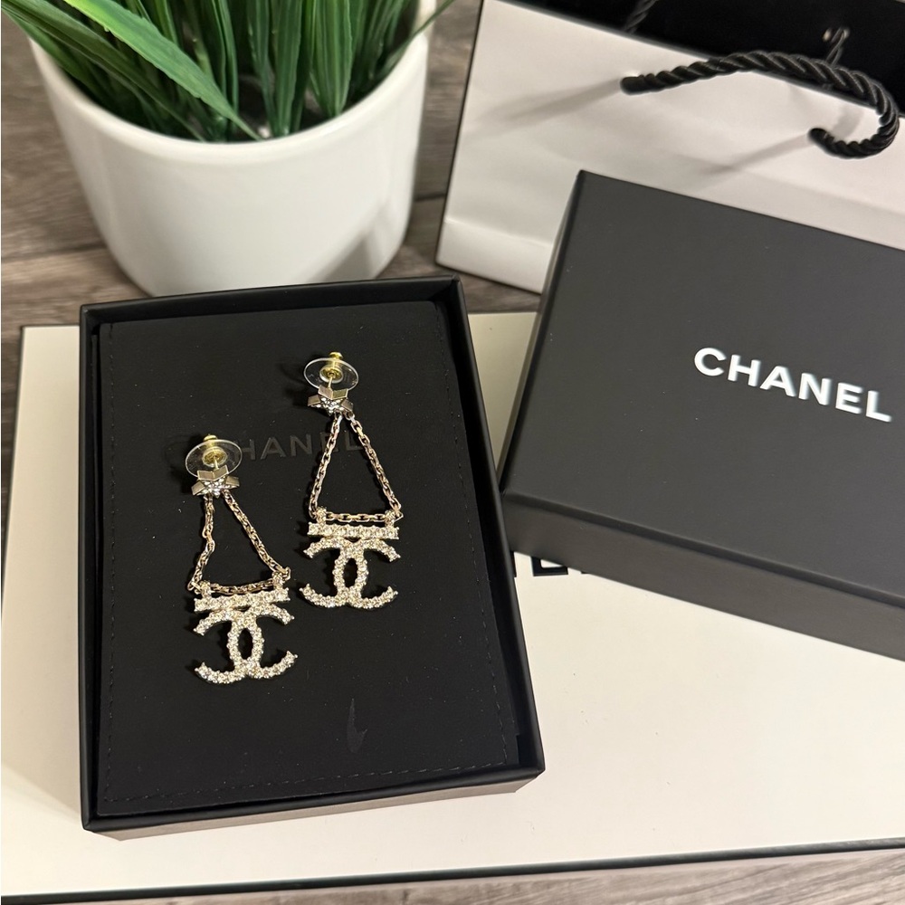 Chanel Silver Star Crystal CC Crystal Chain Drop Earrings